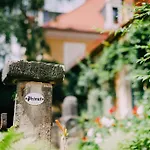 Sorgenfrei Und Restaurant Atelier Sanssouci Otel 4*
