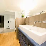 Sorgenfrei Und Restaurant Atelier Sanssouci Otel 4*