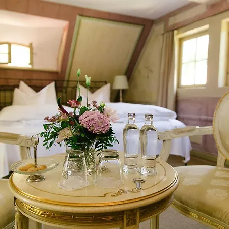 Sorgenfrei Und Restaurant Atelier Sanssouci ホテル ラーデボイル