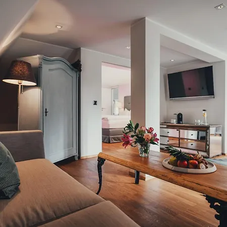 Sorgenfrei Und Restaurant Atelier Sanssouci Hotel 4*