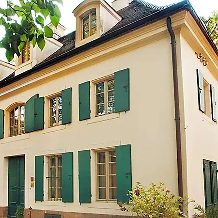 Sorgenfrei Und Restaurant Atelier Sanssouci 라데보일