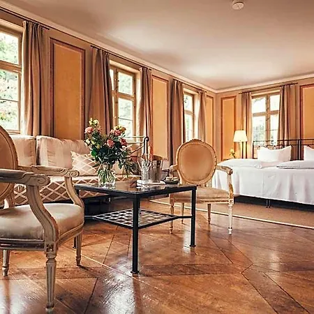 Sorgenfrei Und Restaurant Atelier Sanssouci 호텔 라데보일