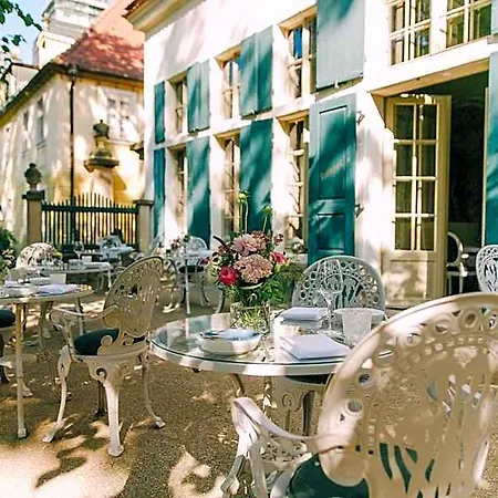 Sorgenfrei Und Restaurant Atelier Sanssouci 라데보일