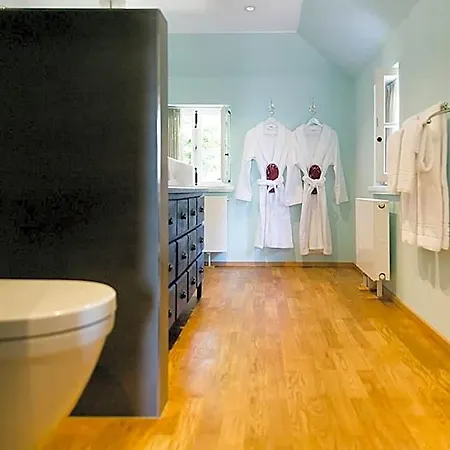 Sorgenfrei Und Restaurant Atelier Sanssouci 4*