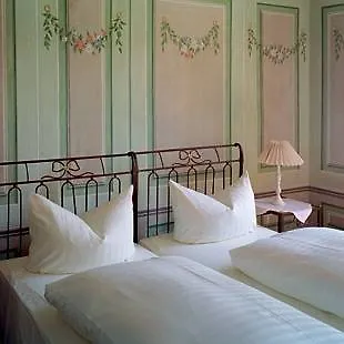 호텔 Sorgenfrei Und Restaurant Atelier Sanssouci 4*