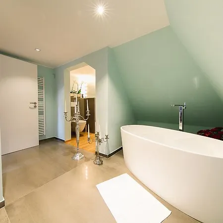 Sorgenfrei Und Restaurant Atelier Sanssouci 4* ラーデボイル