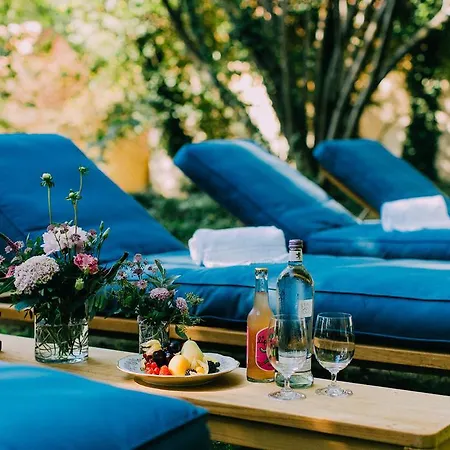 Sorgenfrei Und Restaurant Atelier Sanssouci ラーデボイル