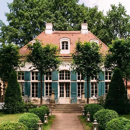 Sorgenfrei Und Restaurant Atelier Sanssouci 라데보일