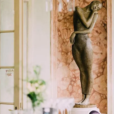 Sorgenfrei Und Restaurant Atelier Sanssouci 4*