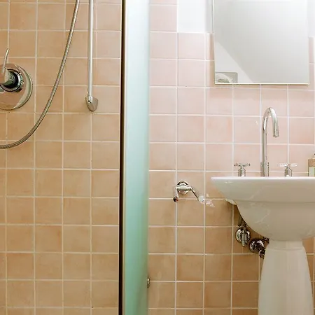 Sorgenfrei Und Restaurant Atelier Sanssouci ホテル 4*