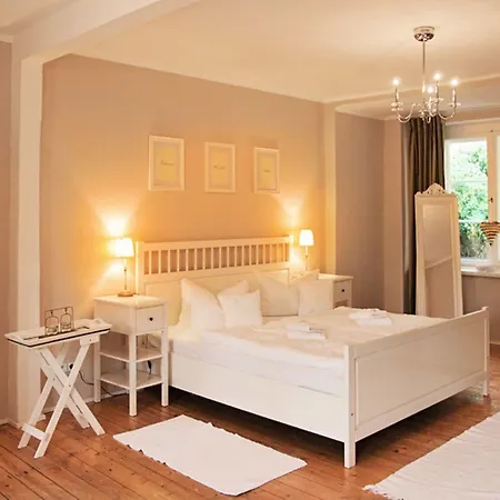 Sorgenfrei Und Restaurant Atelier Sanssouci 4*